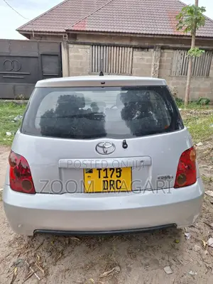 Toyota IST 2007 Silver