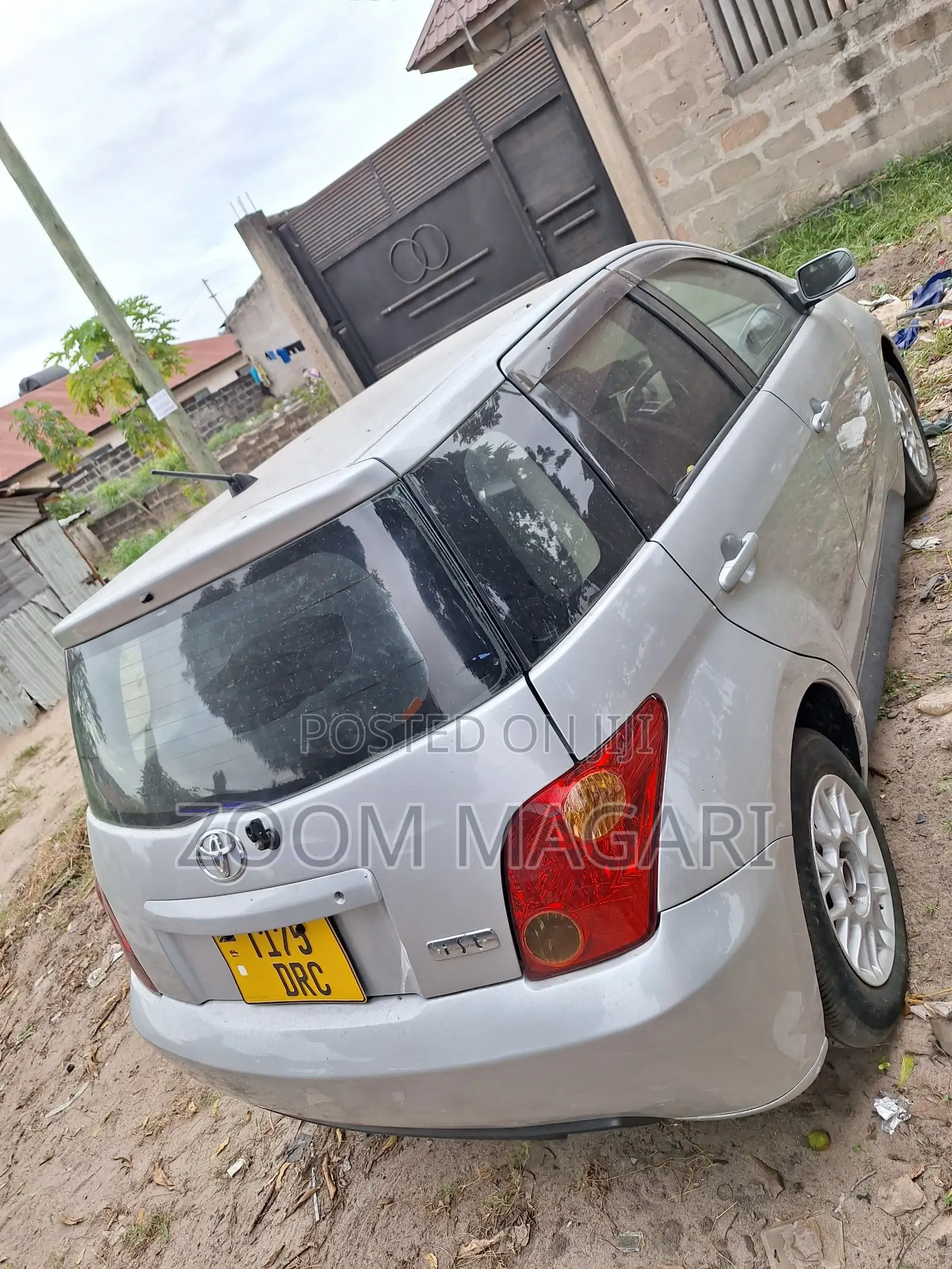 Toyota IST 2007 Silver