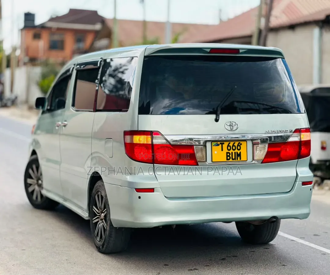 Toyota Alphard 2004 Silver