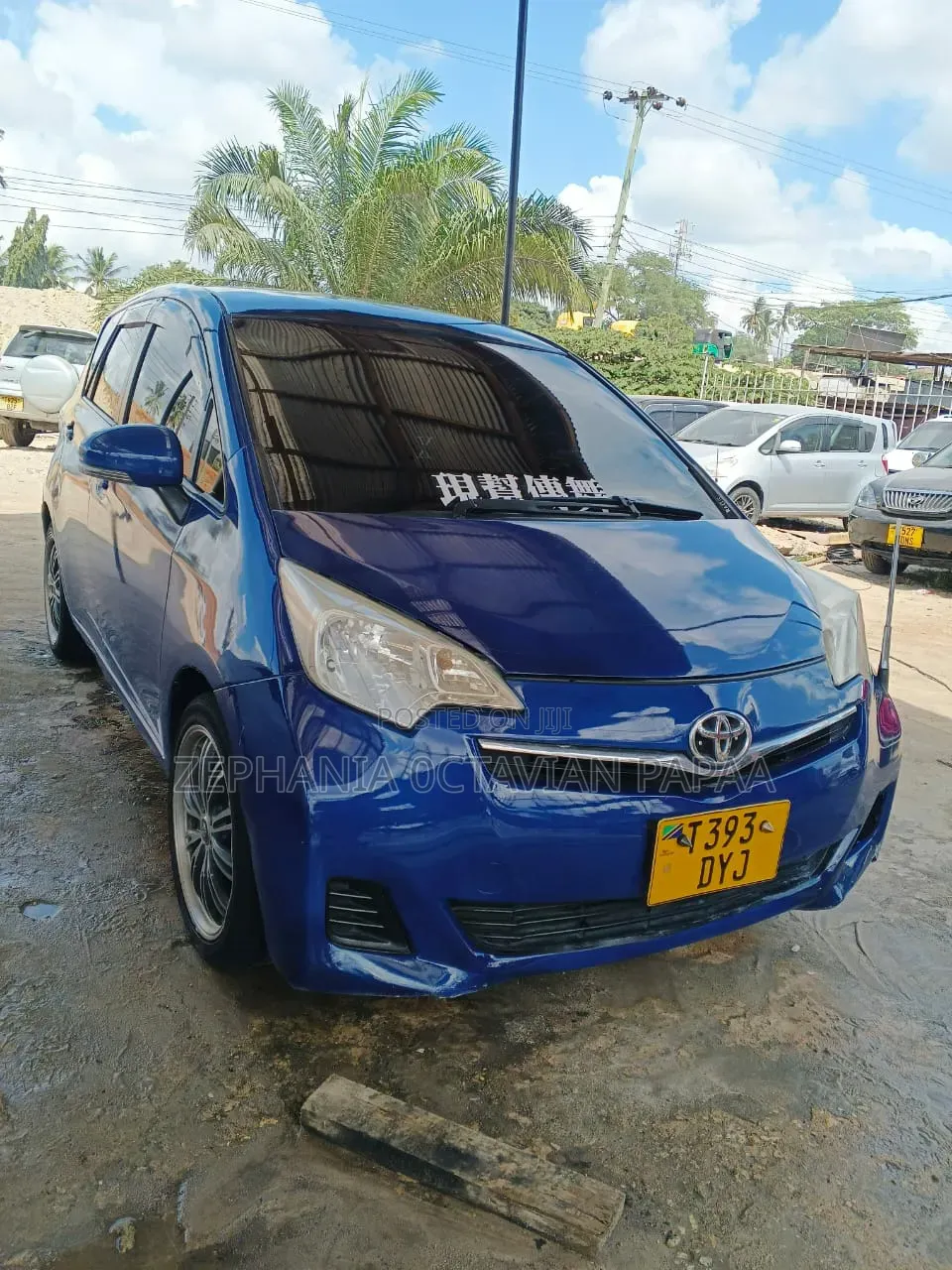 Toyota Ractis 2011 Blue