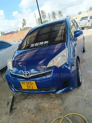 Toyota Ractis 2011 Blue