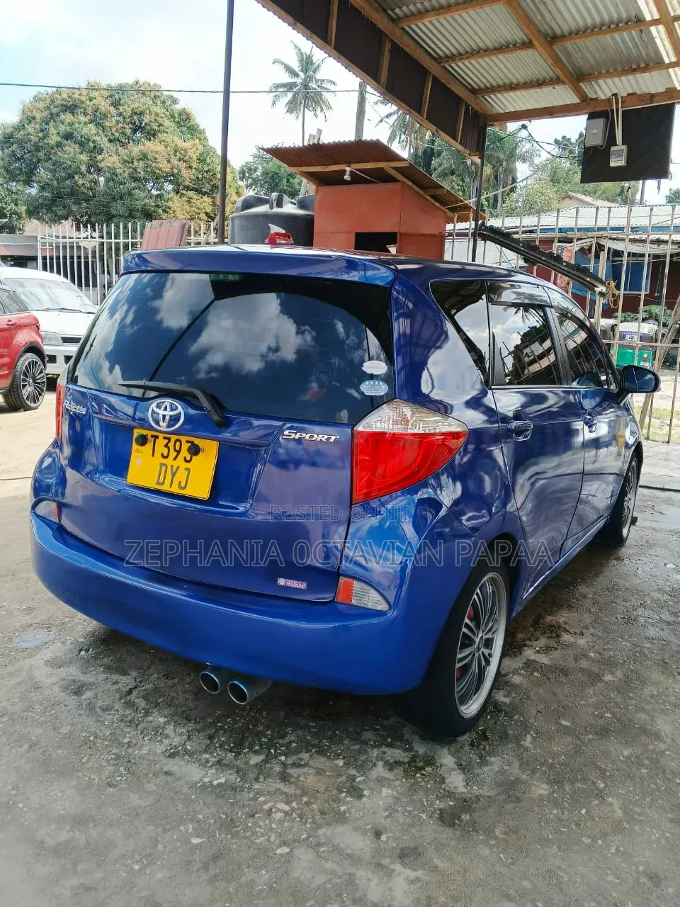 Toyota Ractis 2011 Blue