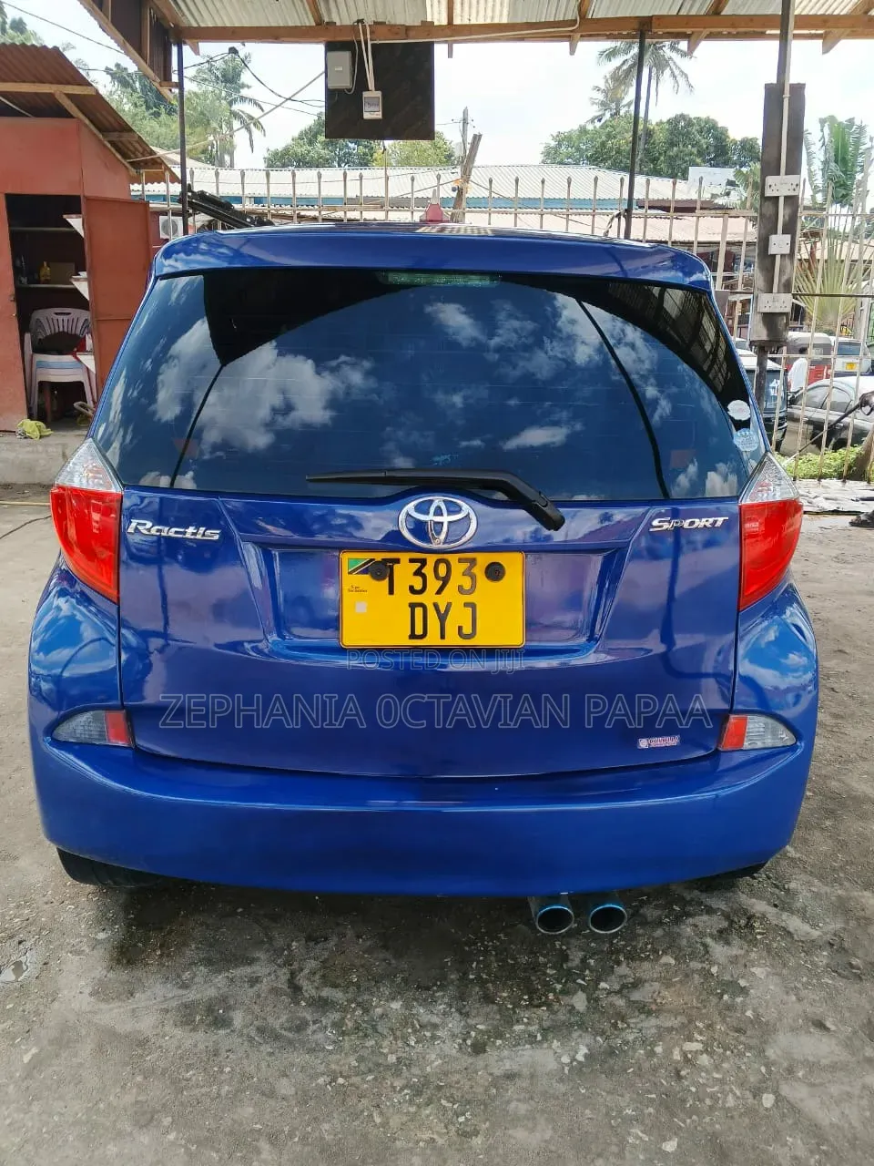 Toyota Ractis 2011 Blue