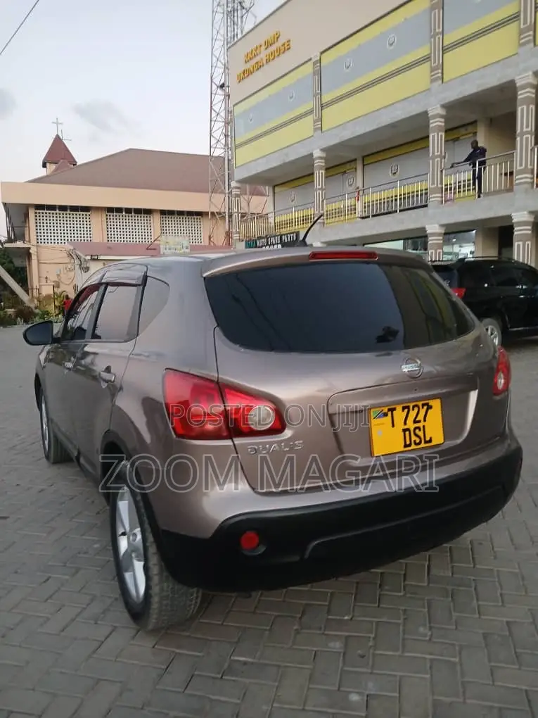 Nissan Dualis 2009 Beige