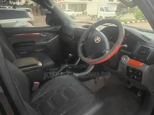 Toyota Land Cruiser Prado 2005 Black