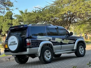 Toyota Hilux Surf 2000 Blue