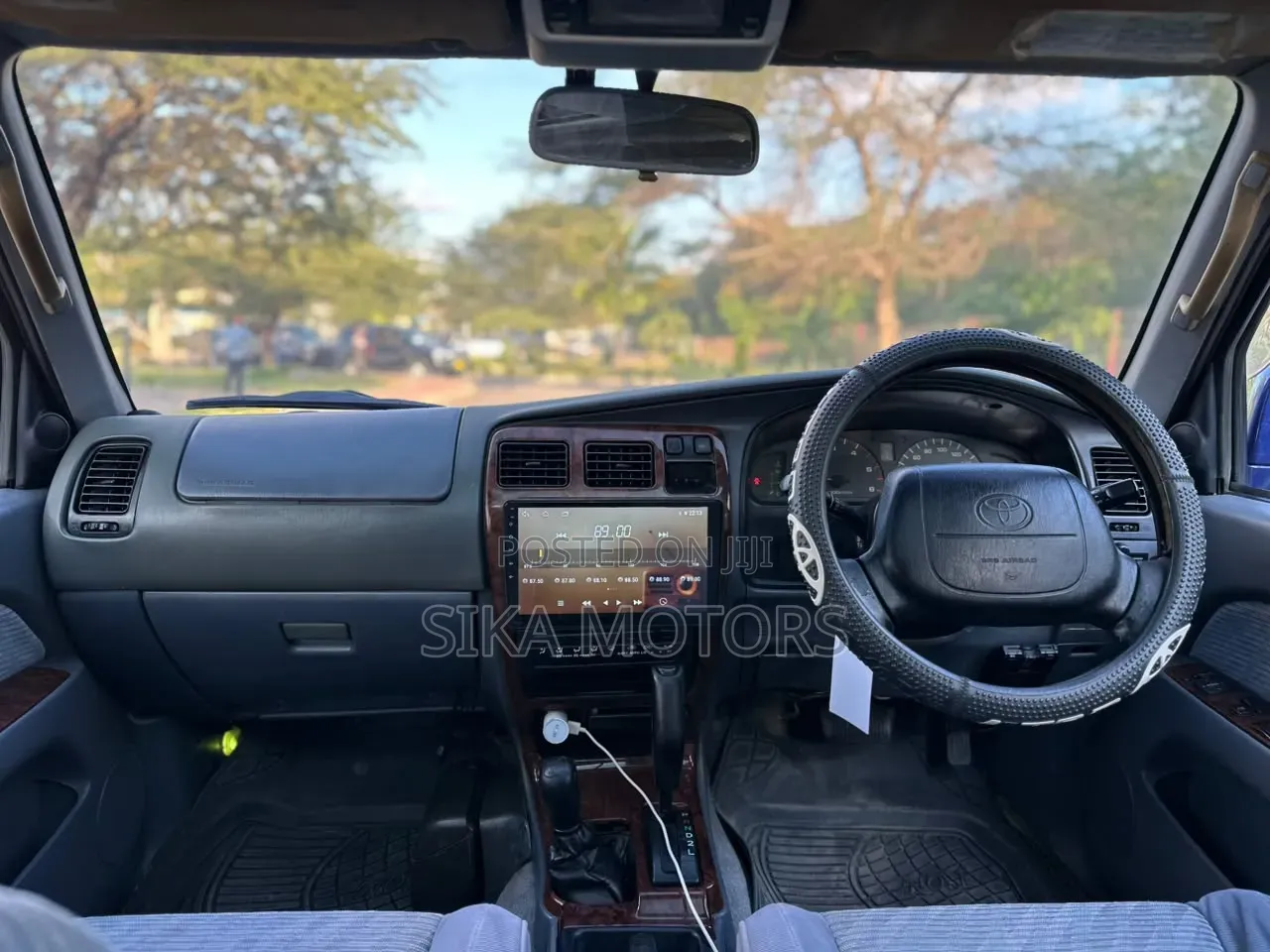 Toyota Hilux Surf 2000 Blue