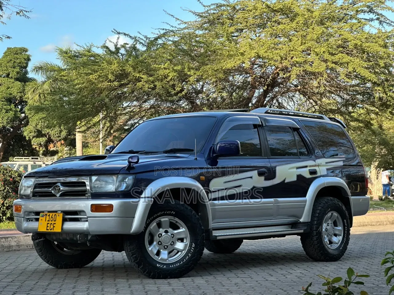 Toyota Hilux Surf 2000 Blue
