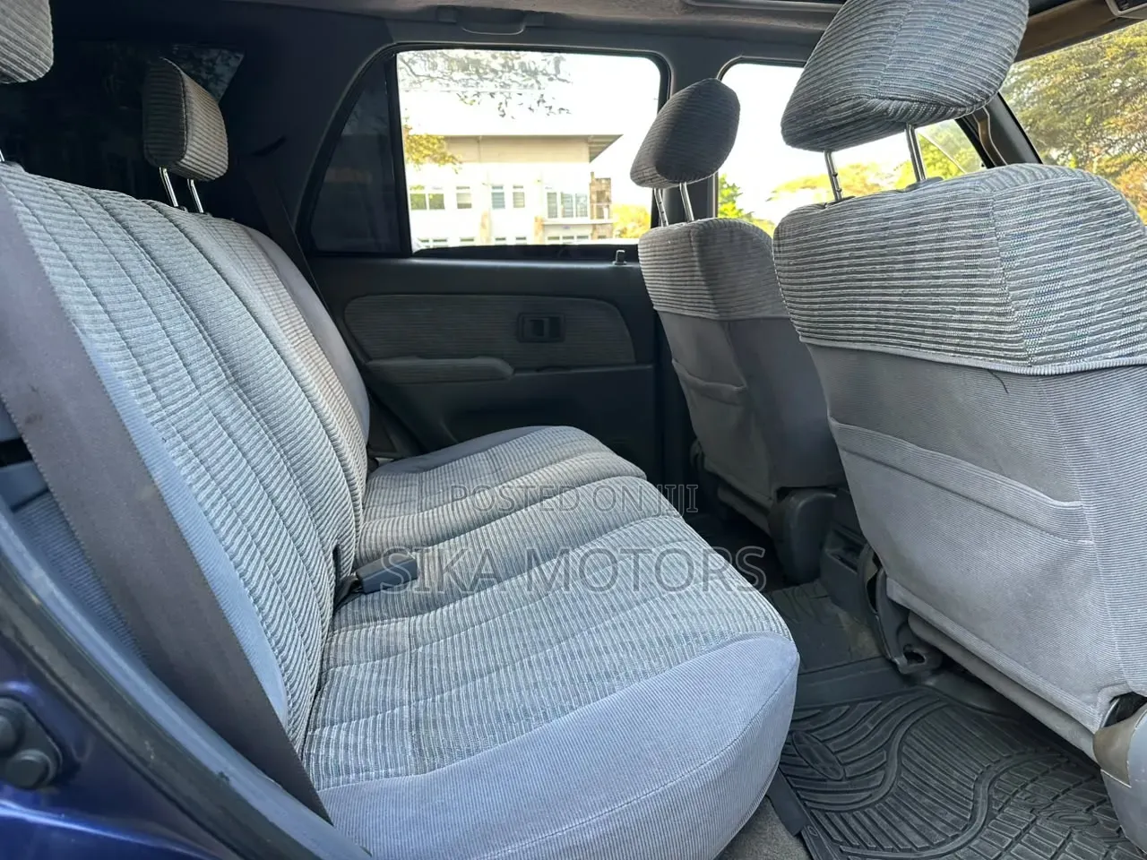 Toyota Hilux Surf 2000 Blue