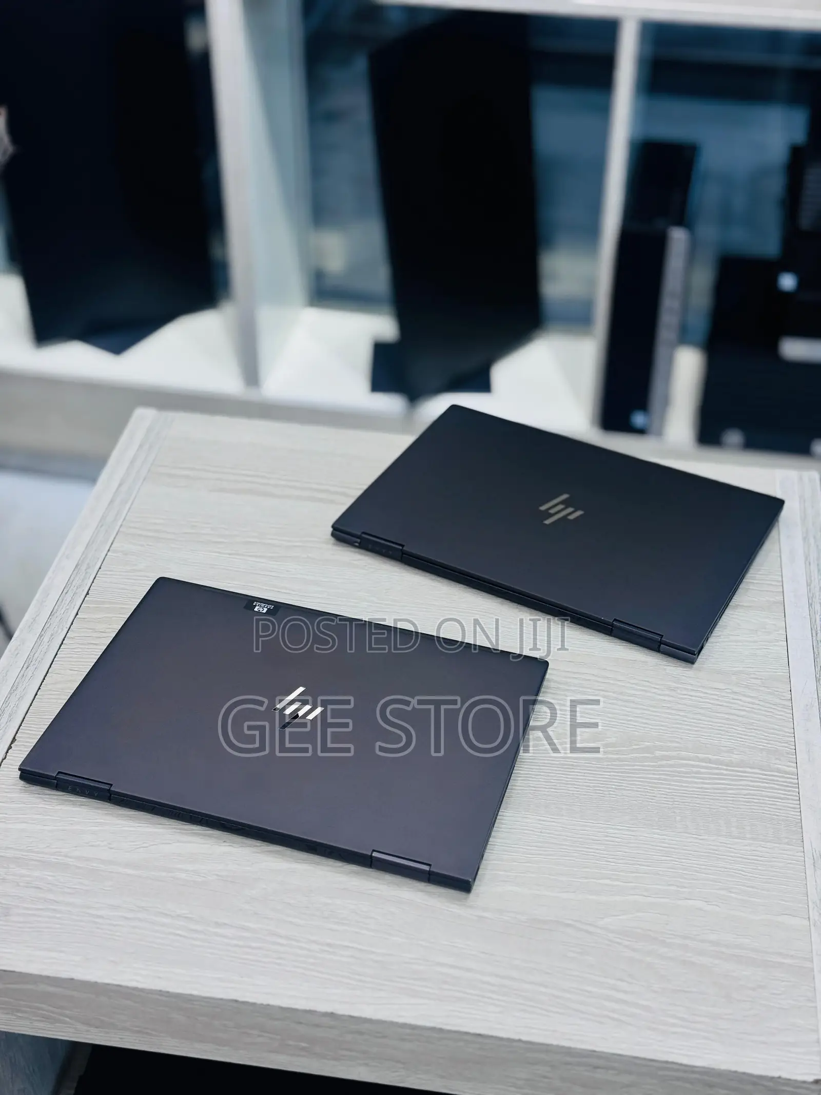 Laptop HP Envy x360 8GB AMD Ryzen 5 SSD 256GB