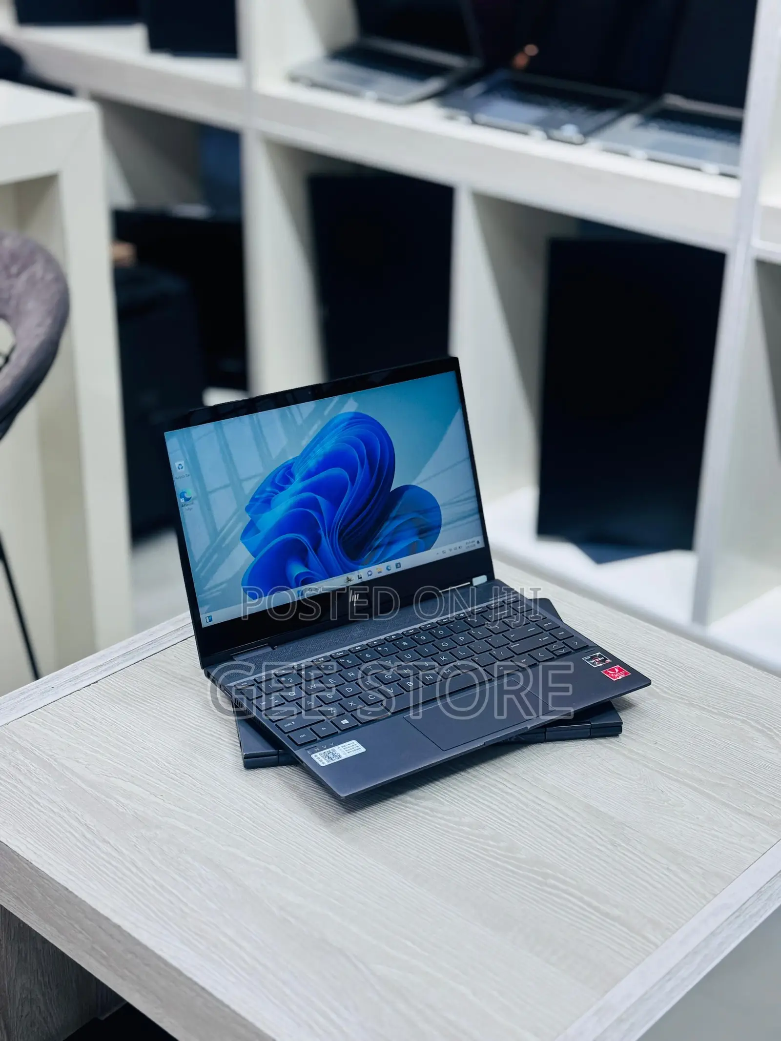 Laptop HP Envy x360 8GB AMD Ryzen 5 SSD 256GB