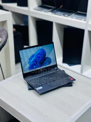 Laptop HP Envy x360 8GB AMD Ryzen 5 SSD 256GB