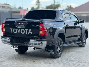 Toyota Hilux Revo Double Cab Deisel 2.4 AWD 2021 Black