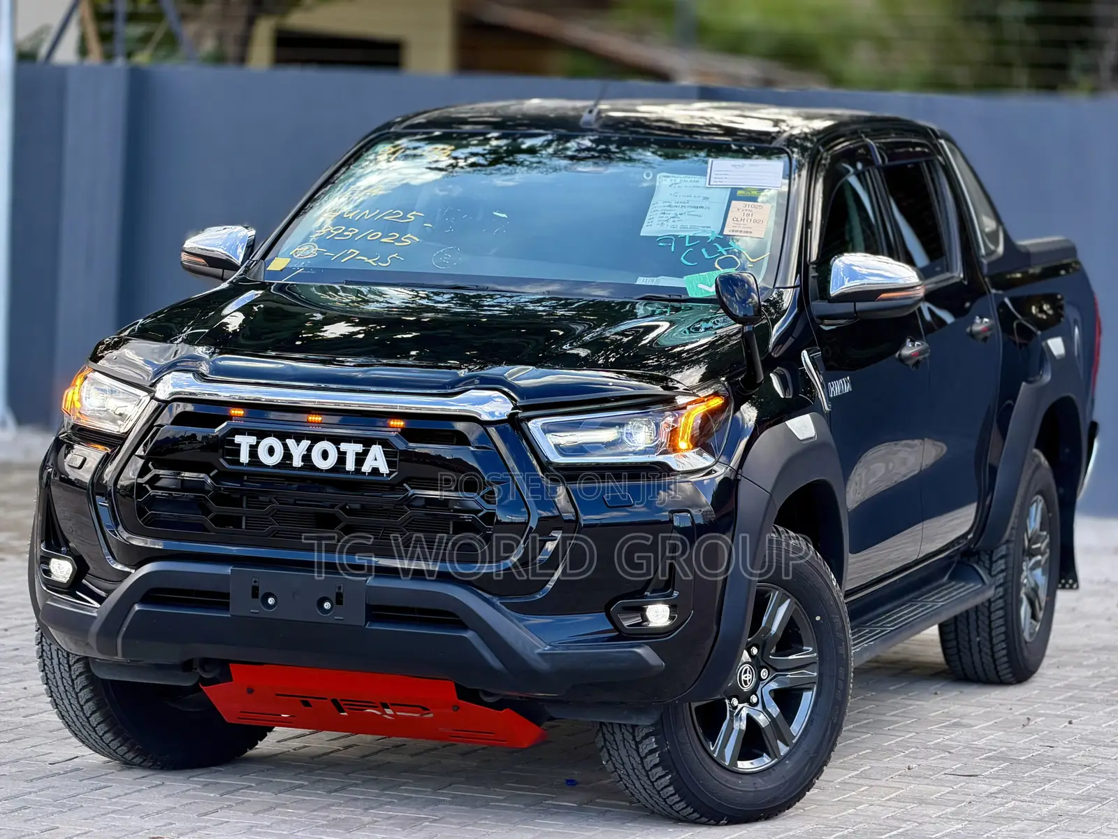 Toyota Hilux Revo Double Cab Deisel 2.4 AWD 2021 Black