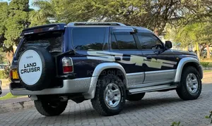 Toyota Hilux Surf 2000 Blue