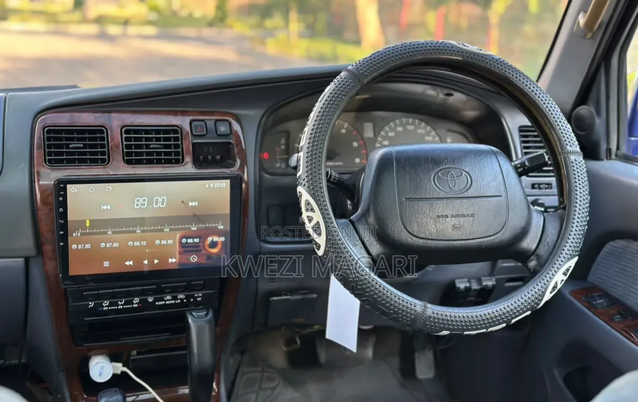 Toyota Hilux Surf 2000 Blue