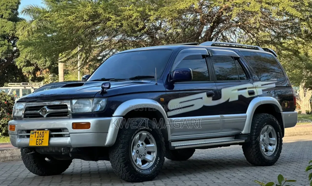 Toyota Hilux Surf 2000 Blue