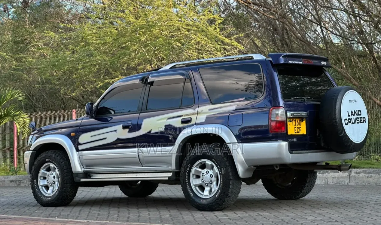 Toyota Hilux Surf 2000 Blue