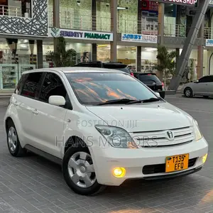 Toyota IST 2004 White