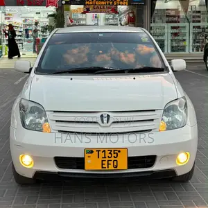 Toyota IST 2004 White