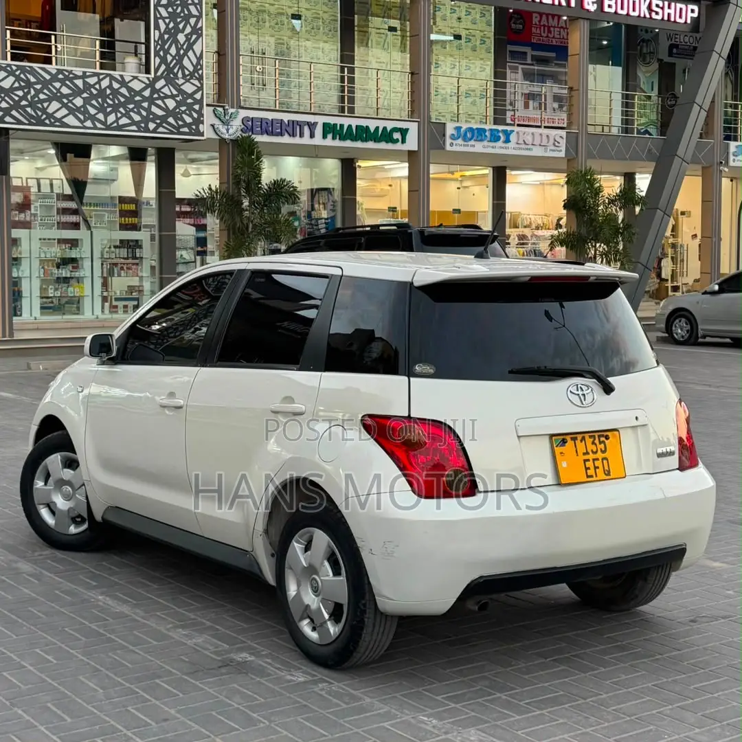 Toyota IST 2004 White