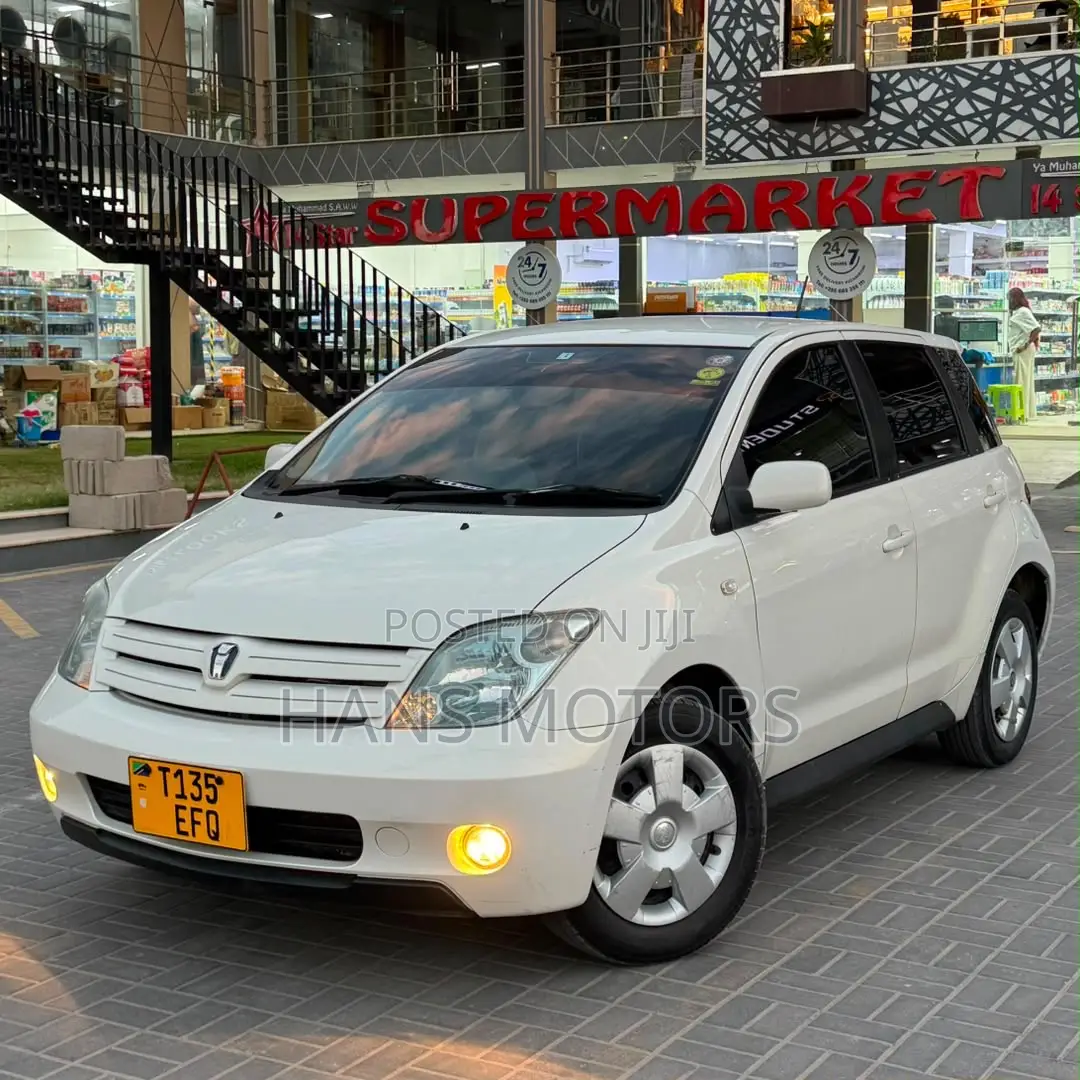 Toyota IST 2004 White