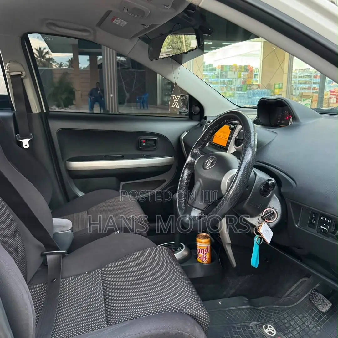 Toyota IST 2004 White