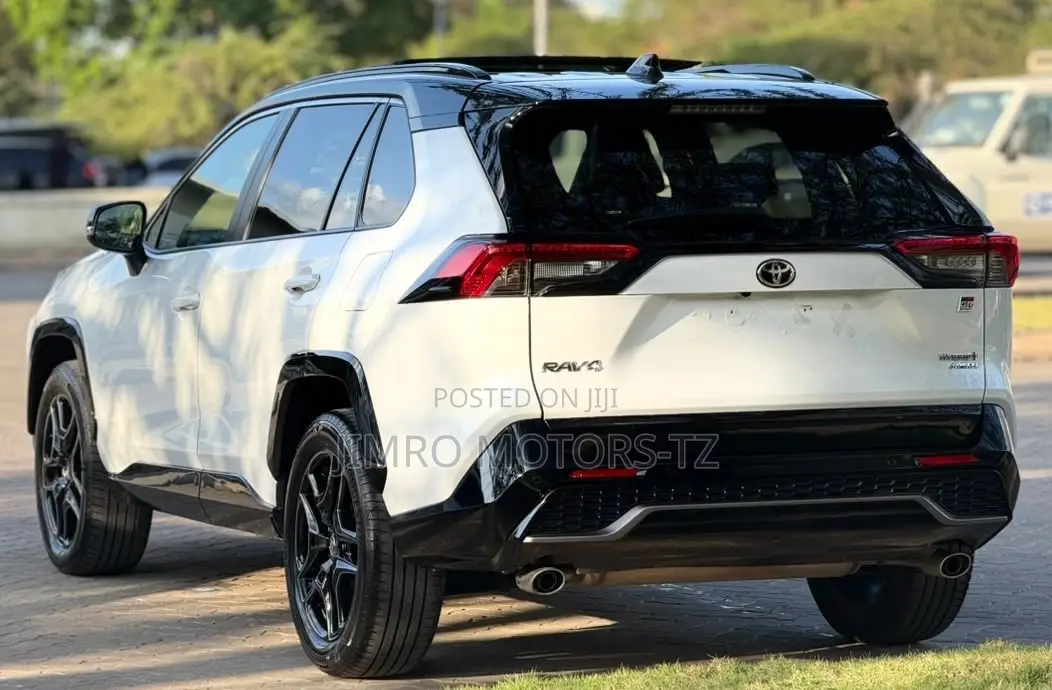 Toyota RAV4 2024 White