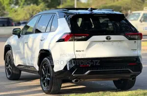 Toyota RAV4 2024 White