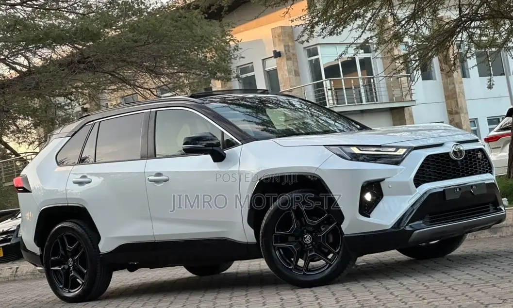 Toyota RAV4 2024 White