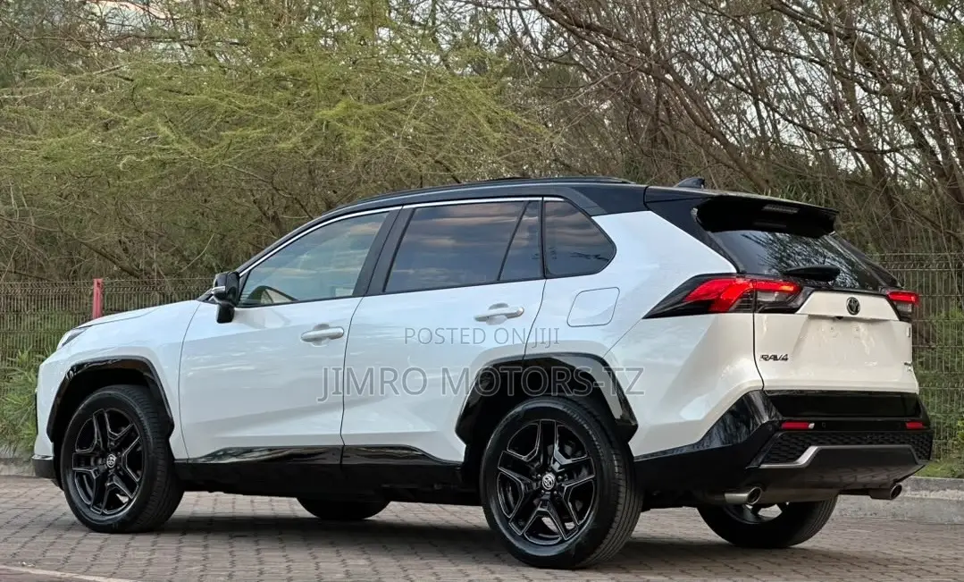 Toyota RAV4 2024 White
