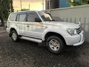 Toyota Land Cruiser Prado 2002 White