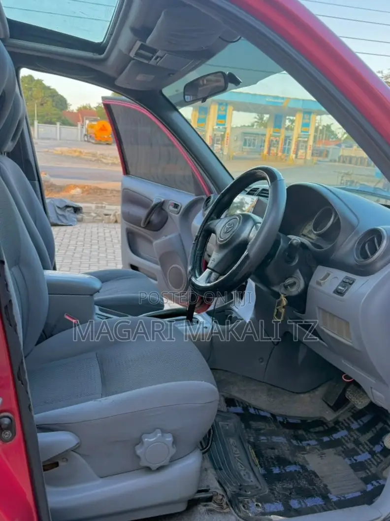 Toyota RAV4 180 2006 Red