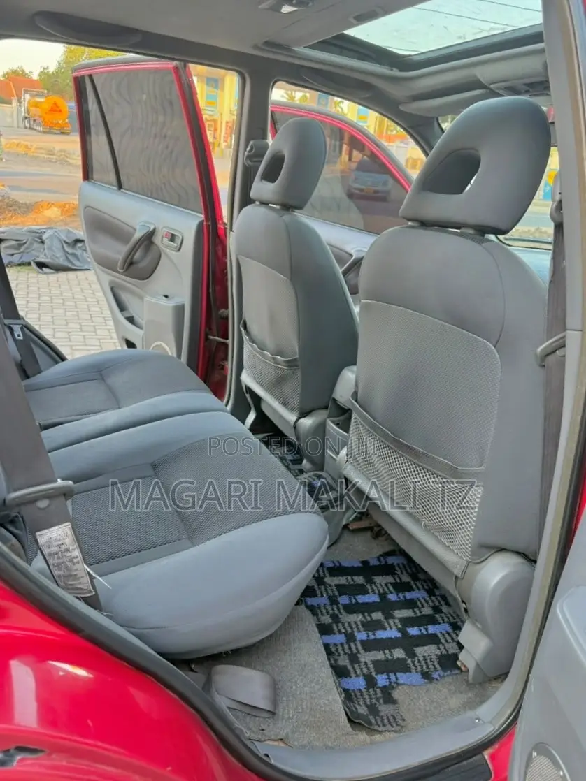 Toyota RAV4 180 2006 Red