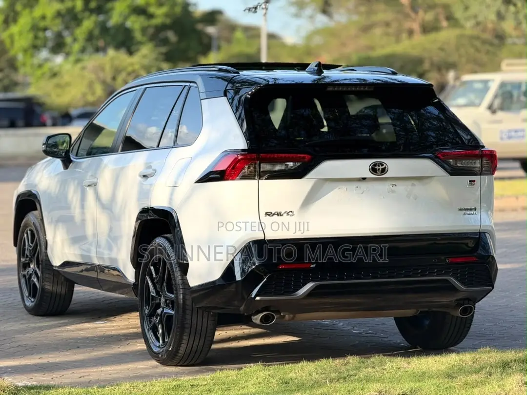 Toyota RAV4 2024 White