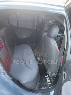 Toyota Vitz 2004 Silver