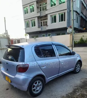 Toyota Vitz 2004 Silver