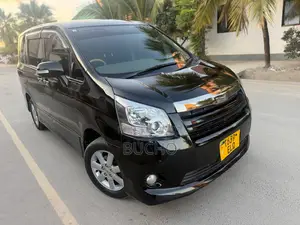 Toyota Noah 2010 Black