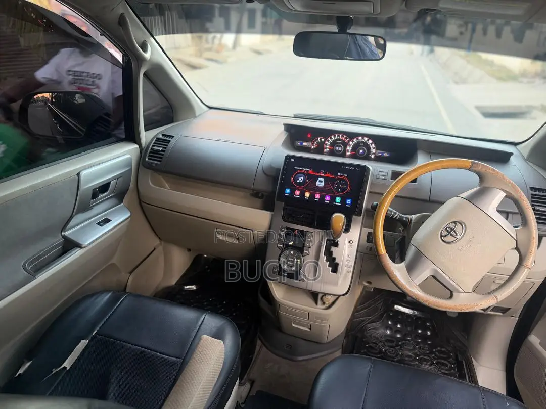 Toyota Noah 2010 Black