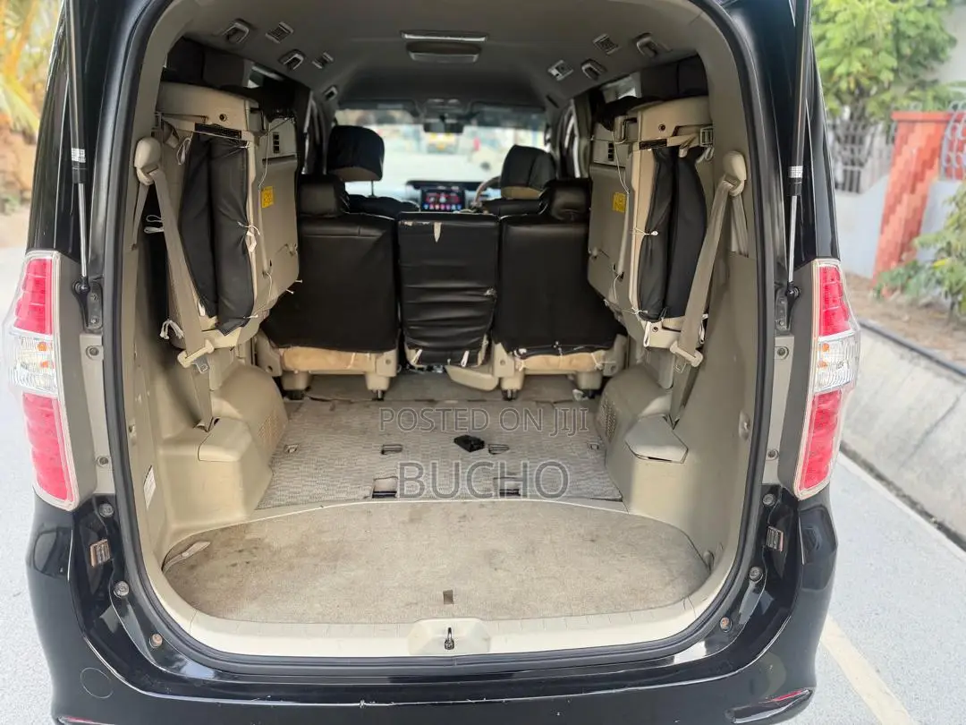 Toyota Noah 2010 Black