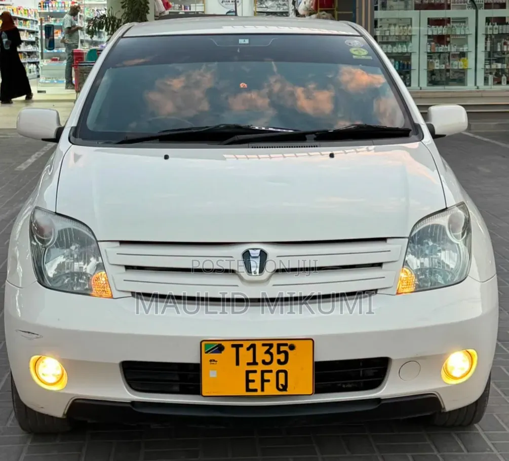 Toyota IST 2003 White