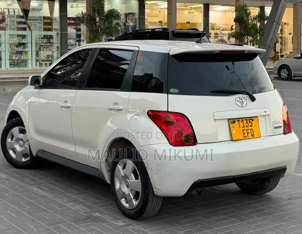 Toyota IST 2003 White