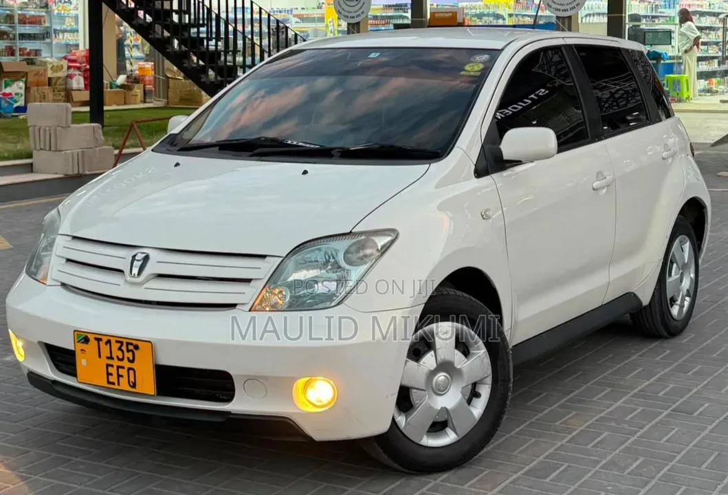 Toyota IST 2003 White