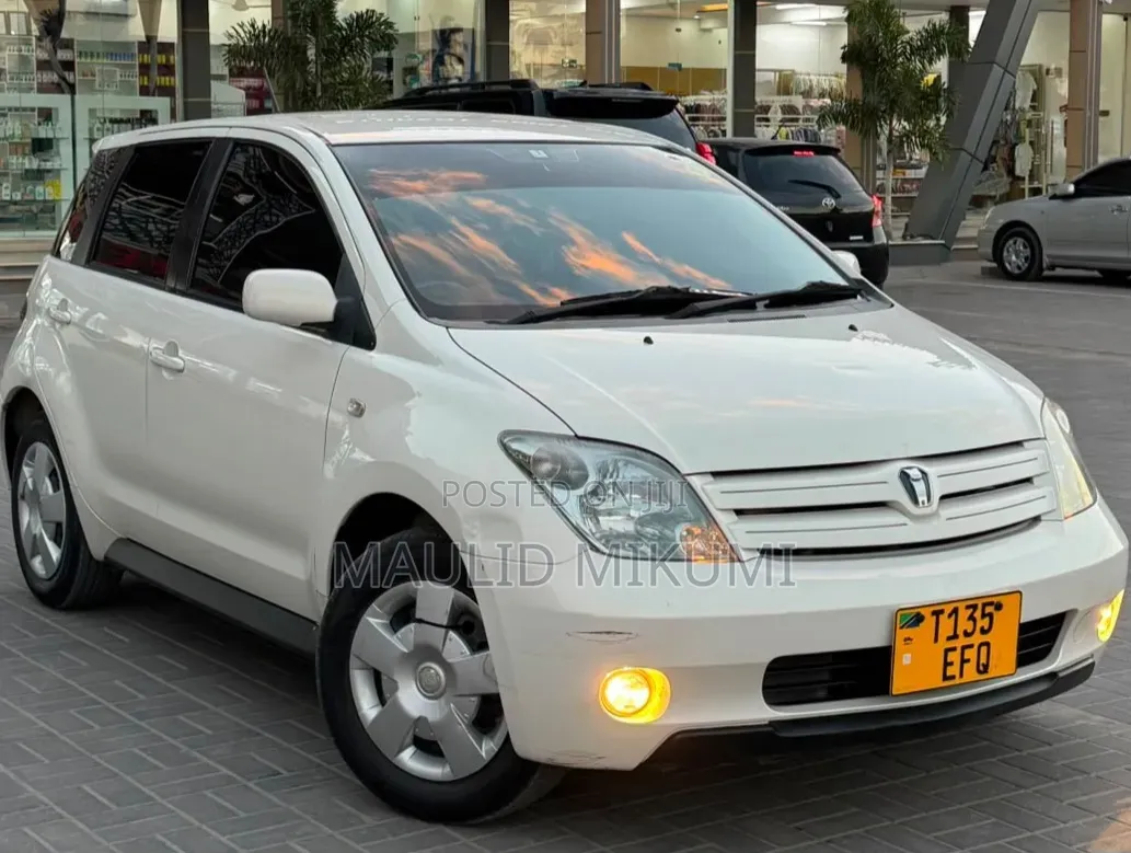 Toyota IST 2003 White