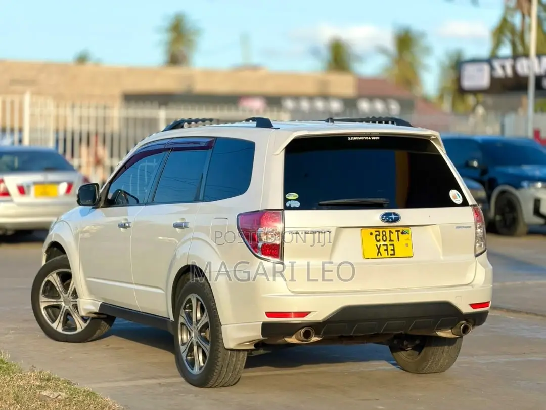 Subaru Forester 2.0D X 2012 White