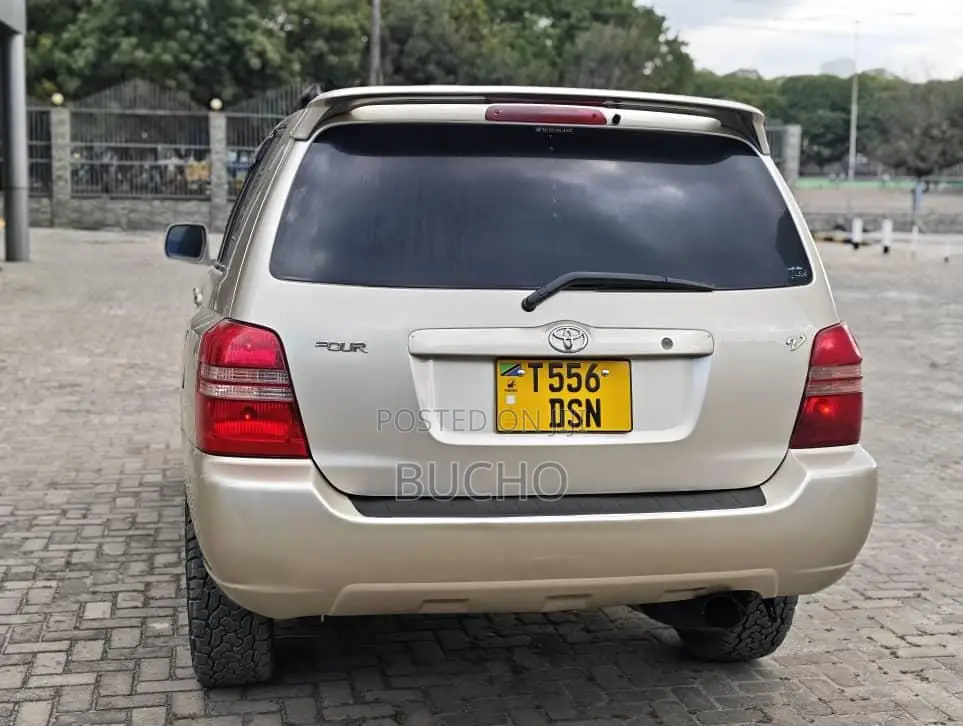 Toyota Kluger 2003 Gold