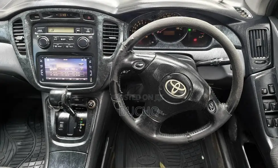 Toyota Kluger 2003 Gold