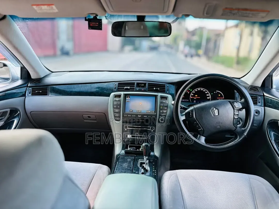 Toyota Crown 2004 Silver