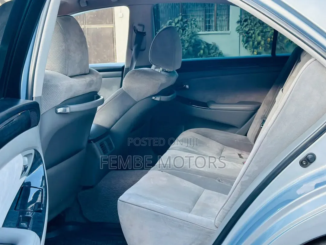 Toyota Crown 2004 Silver
