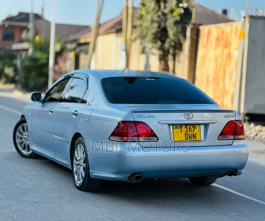 Toyota Crown 2004 Silver